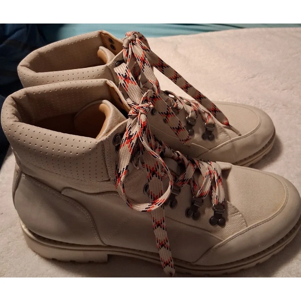 CROWN VINTAGE: CV-TAHTUM - WOMANS BOOTS SIZE 10M WHITE PEPPER/OFF WHITE 